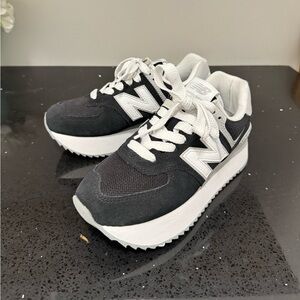 New Balance 574+ platform sneakers black and white size 6 in great condition